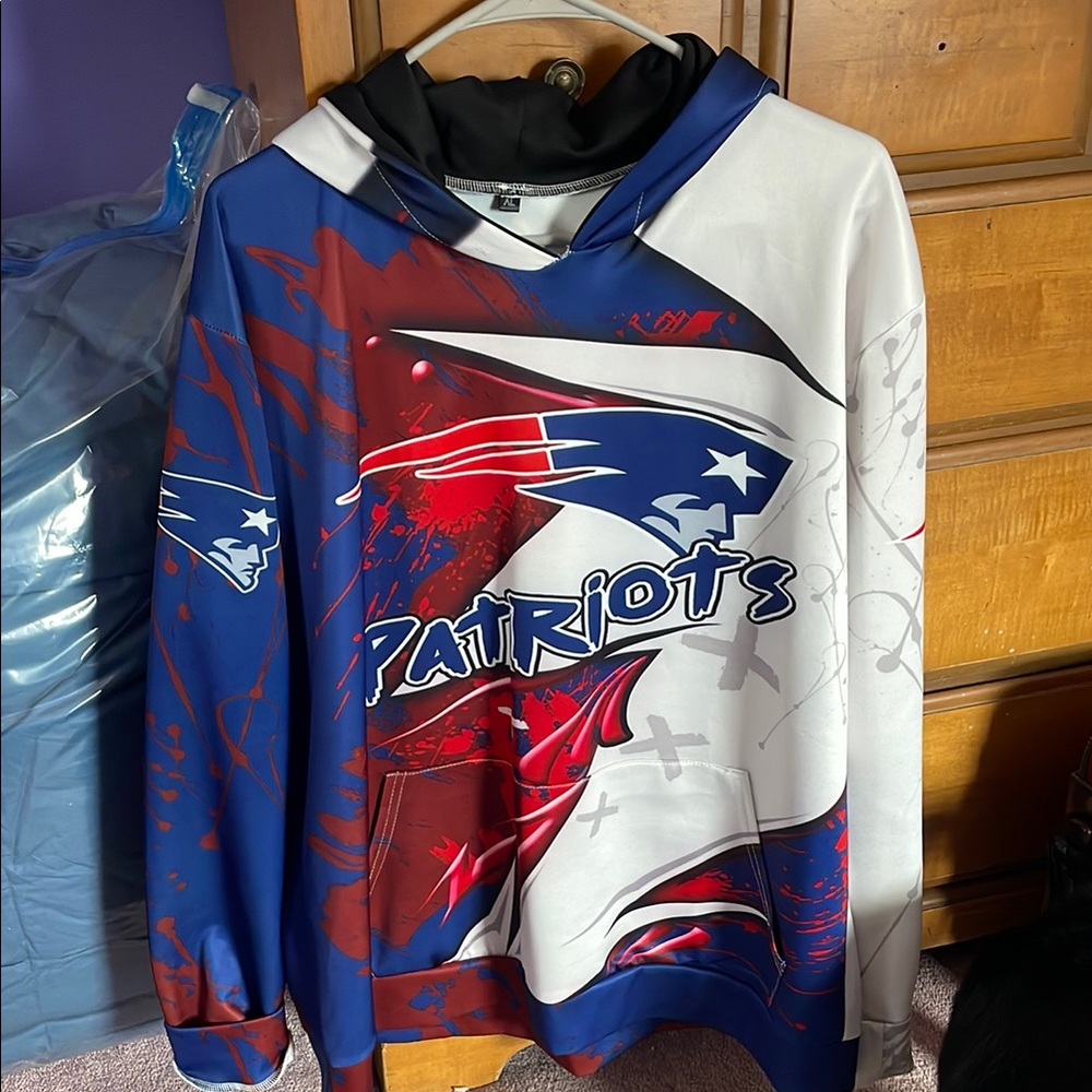 Patriots Graphic Hoodie size XL